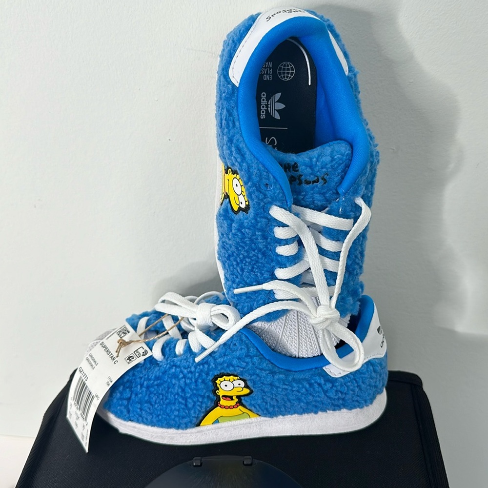 Marge Simpson Superstar Faux Sherling Adidas-Size 12K